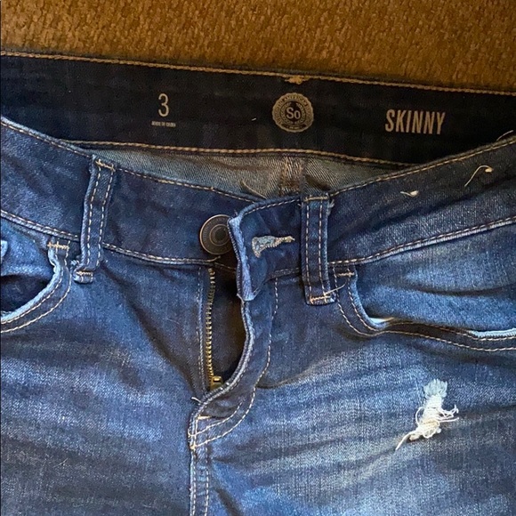 Distressed skinny jeans - Picture 2 of 7